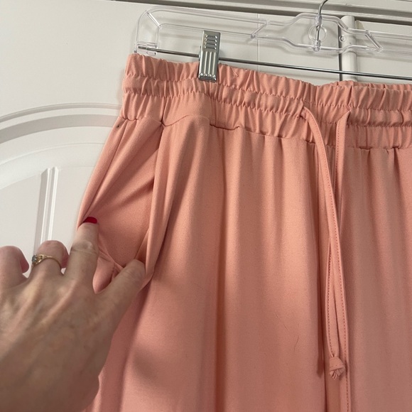 Sarin Mathew’s Peach Lounge/Yoga Pants XL - Picture 2 of 4